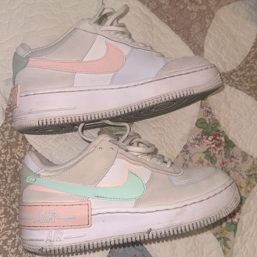 Nike force Shadow size 7